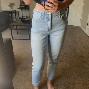 HOLLISTER ultra high rise mom jeans